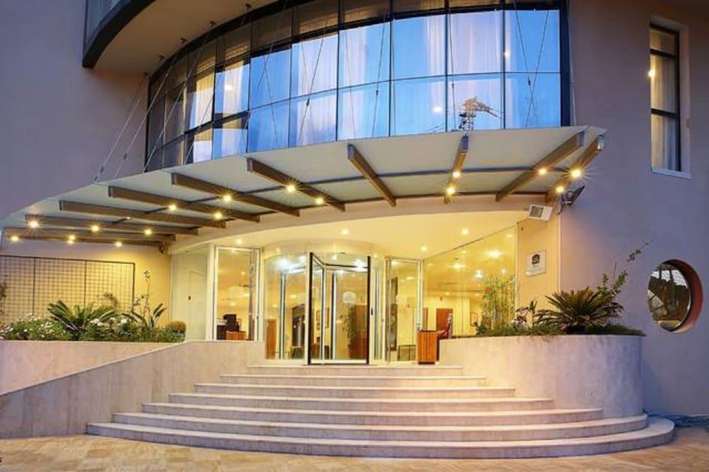 Liberte Oran Hotel Bagian luar foto